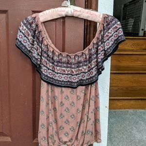 Off the shoulder waist band on bottom very sexy